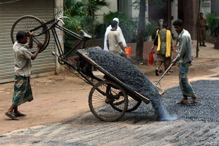 Van Gari dumping it's load! Van Gari dumping it's load!