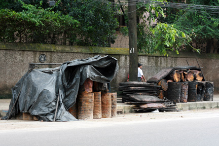 Waiting for the road-surfacing crew. Waiting for the road-surfacing crew.