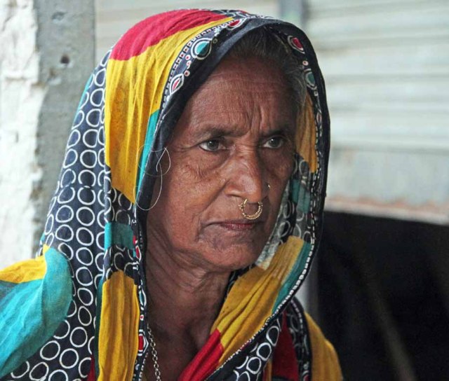 marlandphotos-blog-lady-bengali-portrait-sari